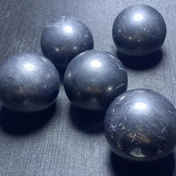 Shungite sphere for EMF protection - Picture 6 of 6